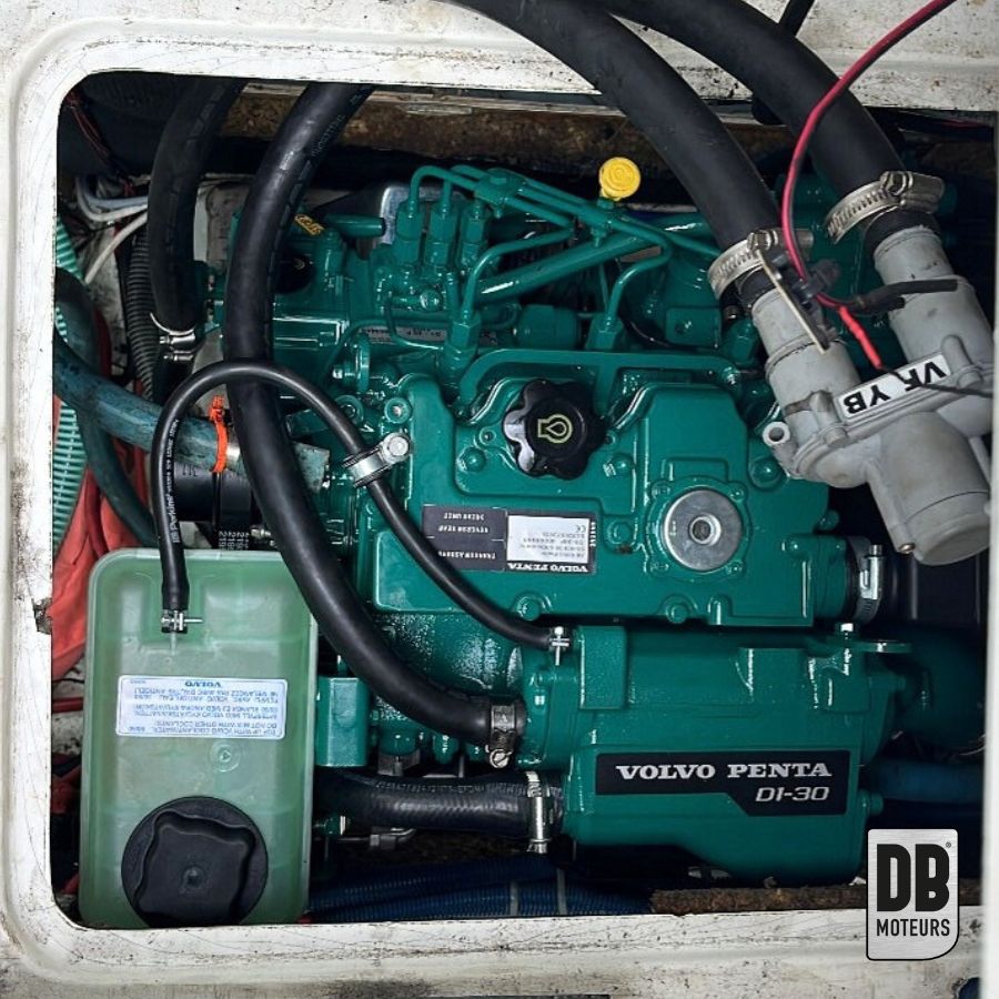 Le moteur Volvo Penta D1-30 neuf mis en route